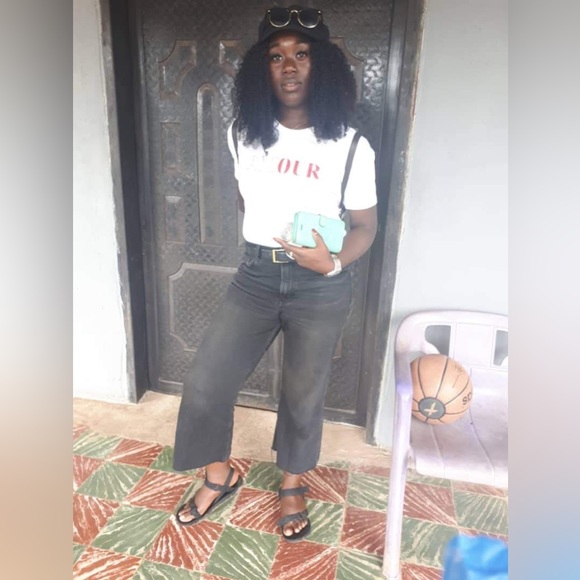 Forever 21 Cropped Flared Jeans - Picture 3 of 5